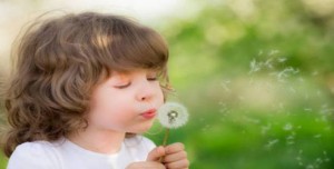 Bebeği bebek sesi konuşturuyor