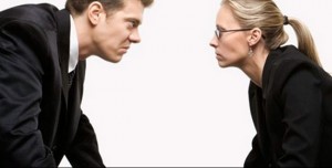 Mobbing hata üstüne hata yaptırıyor